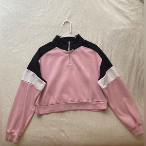 DIVIDED Cropped Long Sleeve
